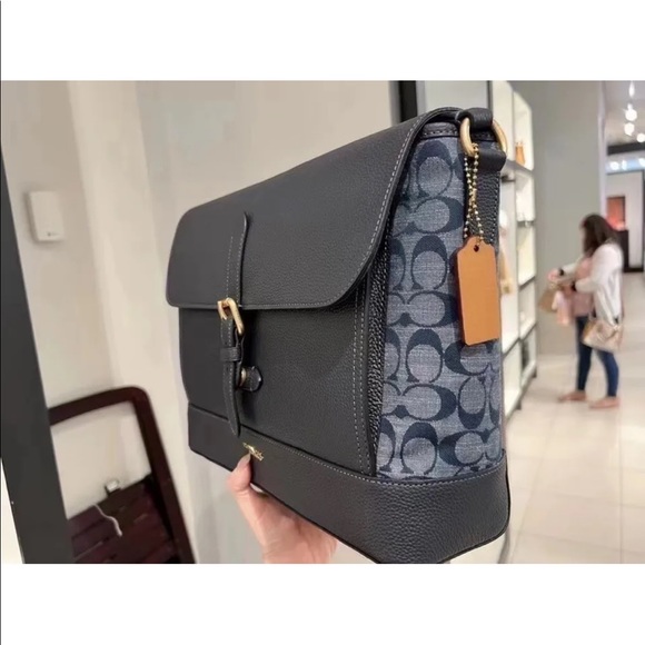 NWT Coach Hudson Messenger In Signature Chambray c8181 - Picture 8 of 12